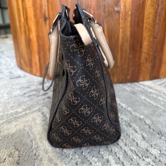 Authentic GUESS Signature Logo Large Hand Bag Shoulder Bag Beautiful Purse F - Picture 5 of 11